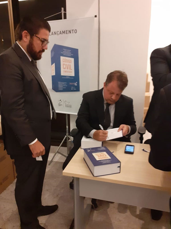Lançamento do livro Código Civil Comentado é realizado em Recife