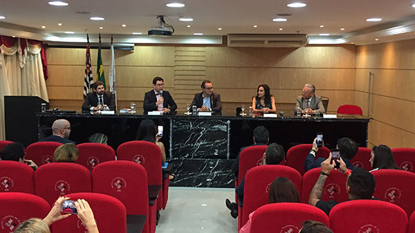 Augusto Cury e grandes nomes do Direito se reúnem para o lançamento de 'Soluções Pacíficas de Conflitos'