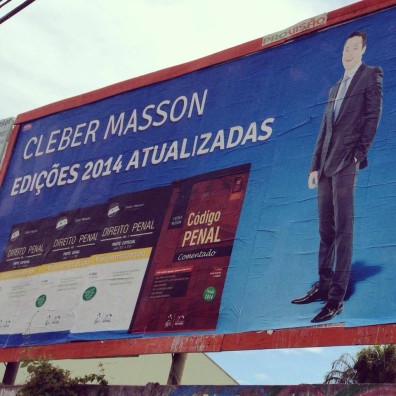 Obras do professor Cleber Masson dominando a cidade