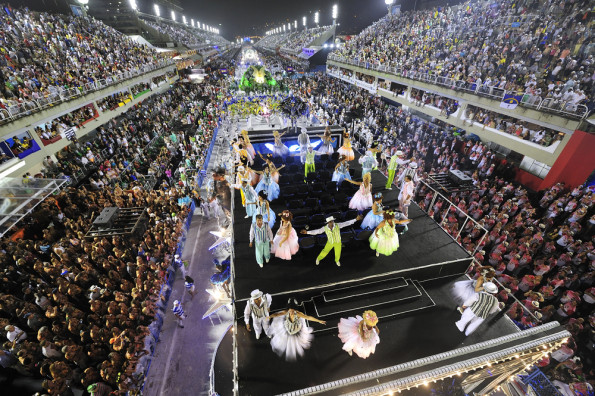Financiamento de Carnaval: Ei, você aí, me dá um dinheiro aí…