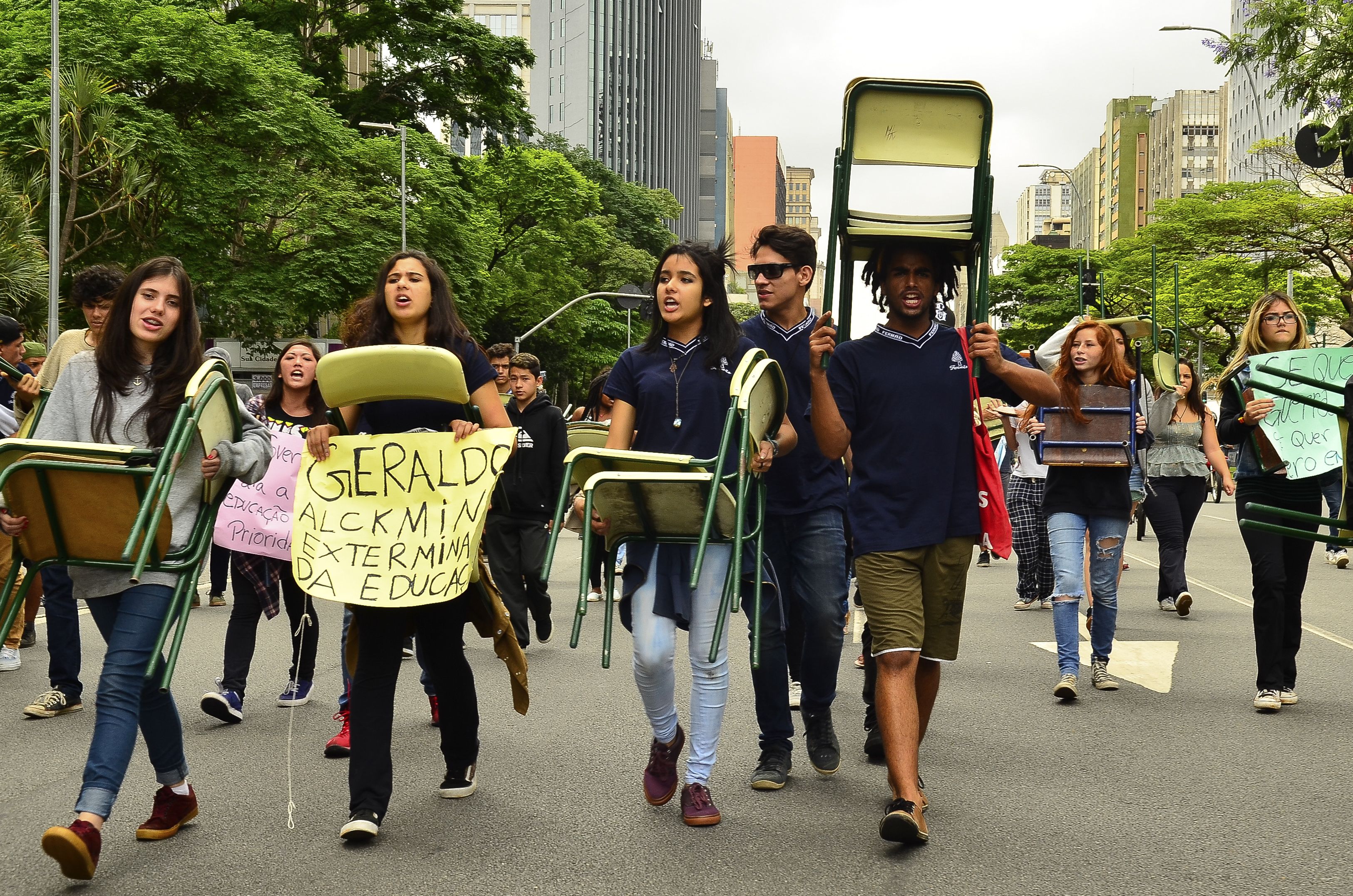 Se o Estado dialogasse com estudantes, não seria preciso chamar a Polícia Militar, afirma promotor