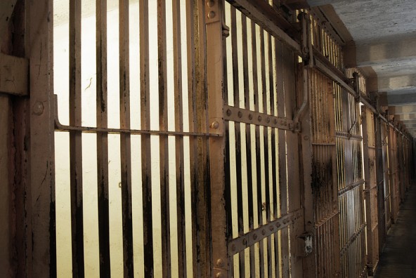 A progressão de regime prisional como exigência funcionalista-teleológica do sistema de Execução penal.