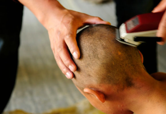 A compulsoriedade da raspagem de cabelo no sistema prisional pátrio e os aspectos jurídicos que permeiam a discussão