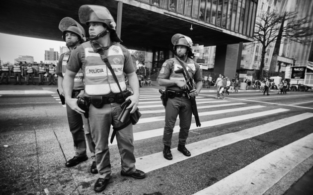 Policial Militar Responde por Abuso de Autoridade na Justiça Comum ou Militar, a Depender do Caso Concreto