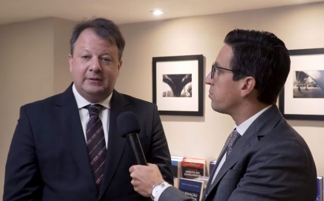 Flávio Tartuce fala sobre a Lei dos Distratos em entrevista. Confira!