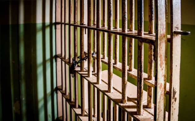 Conversão de flagrante em preventiva e decretação de prisão cautelar de ofício