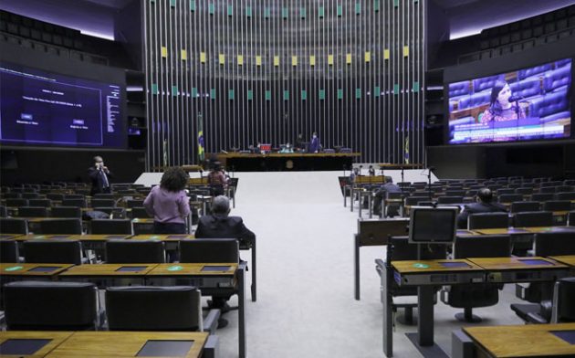 Deputado estadual – vencimento de cargo público e subsídio – opção, de Paulo Brossard de Sousa Pinto