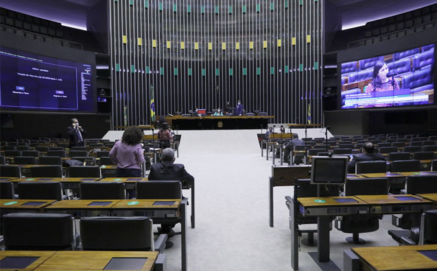 Deputado estadual – vencimento de cargo público e subsídio – opção, de Paulo Brossard de Sousa Pinto