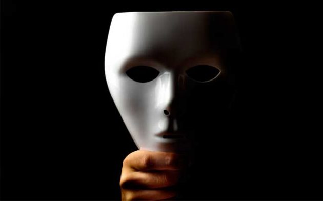 A simulação em face da moral e do Direito