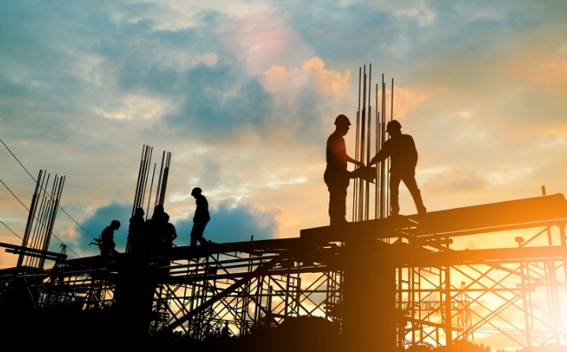 A empreitada de construção e os danos causados a terceiros, inclusive vizinhos, durante o período de obras