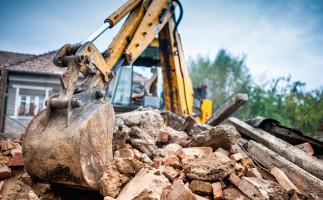 Desapropriação por zona – Revenda parcial de imóveis desapropriados – Financiamento de obras públicas – “Excess condemnation”