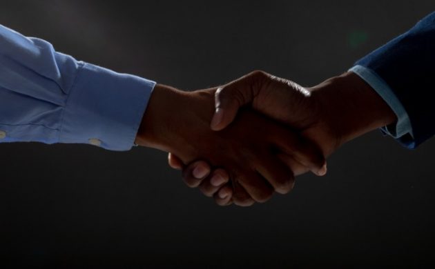 Sociedade por ações – Venda de bens a diretor e a acionistas
