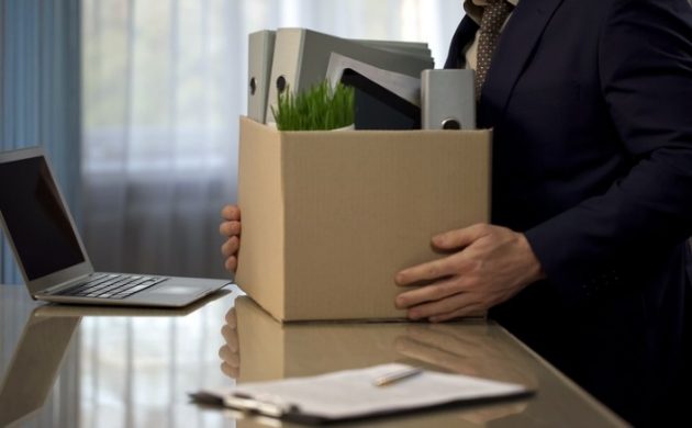 Deputado – Perda de mandato – Licença para tratamento de interesses particulares