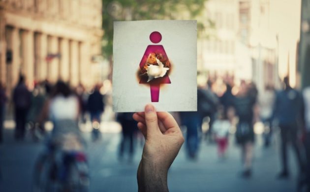 Criança não é mãe: aborto legal e o retrocesso institucionalizado de direitos
