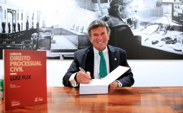 Ministro Fux lança quinta edição do livro Curso de Direito Processual Civil; veja como foi