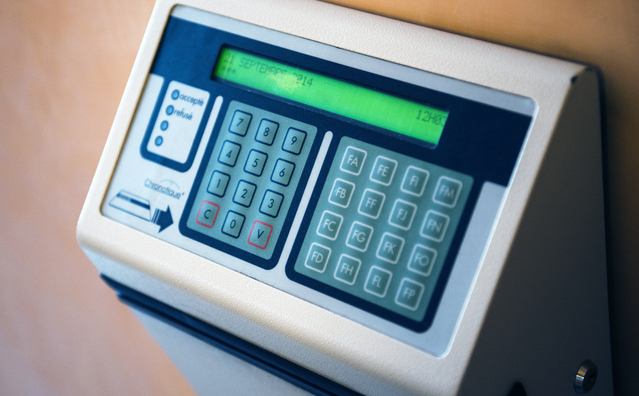 Possibilidade de utilização de saldo de horas excedentes para compensação de débito de hora