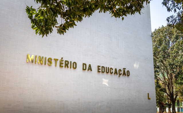 Dever de homologação dos pareceres do CNE pelo ministro da Educação