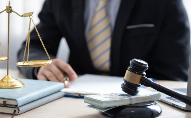 Se quiser, vá para a Justiça! Mas não pago honorários…