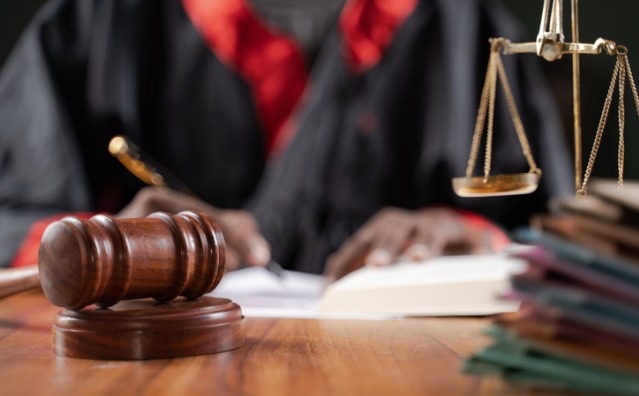 A Criação De Tribunais Coletivos Na Primeira Instância, de Noé Azevedo