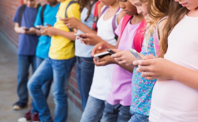 Proibição de celulares em escolas