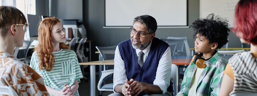 A NR 1 e a  proteção psicossocial no ambiente de trabalho